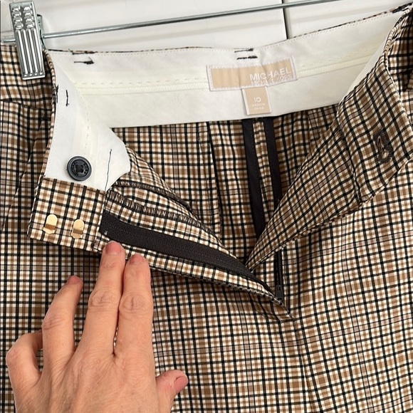 MICHAEL KORS NWOT Wool Lightweight Beige Checkered Cropped Trousers, Size 10 - Picture 3 of 12